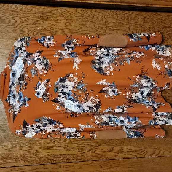 Floral Cover up 🌸🌺 - Picture 3 of 7